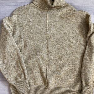 H&m sweater size xs (oversized) No details
